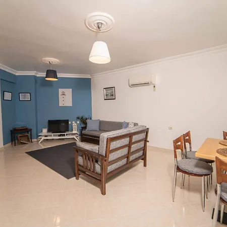 Sea View Vibrant Flat W Balcony Right By Sea Holiday home *