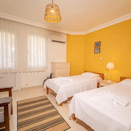 Sea View Vibrant Flat W Balcony Right By Sea
