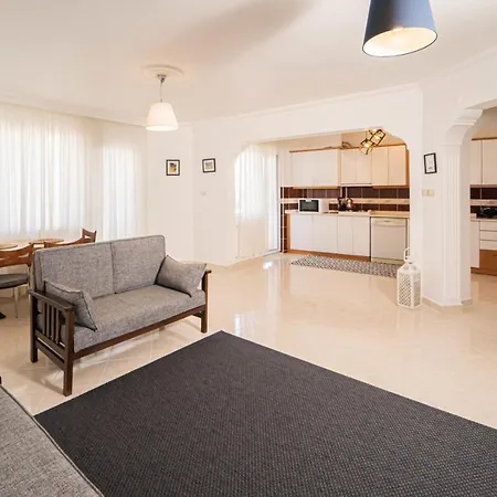 Sea View Vibrant Flat W Balcony Right By Sea * Fethiye