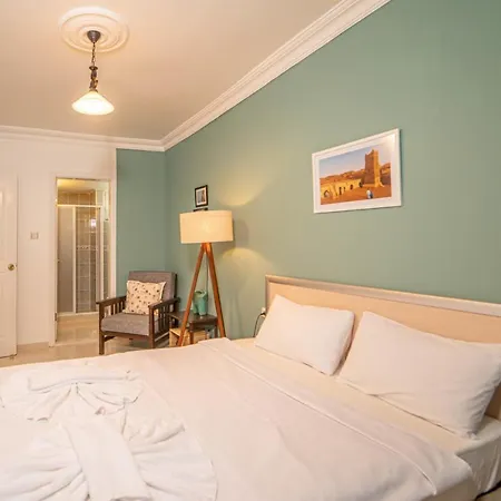 Sea View Vibrant Flat W Balcony Right By Sea Фетхие